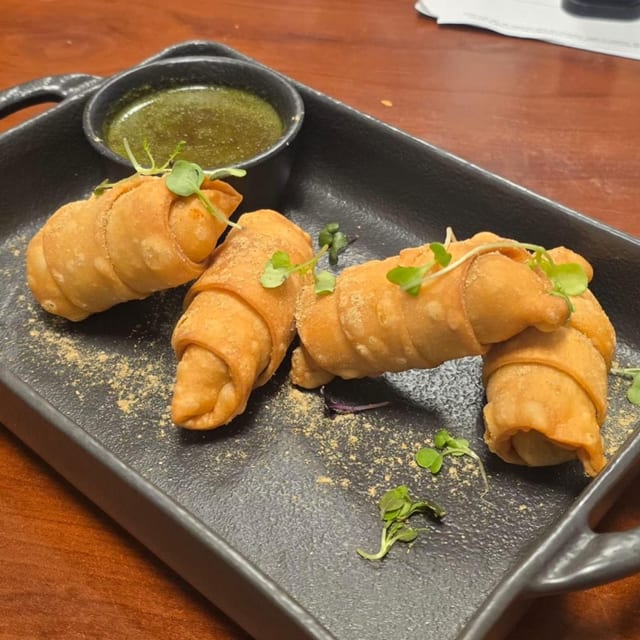 SAMOSA ROLL.